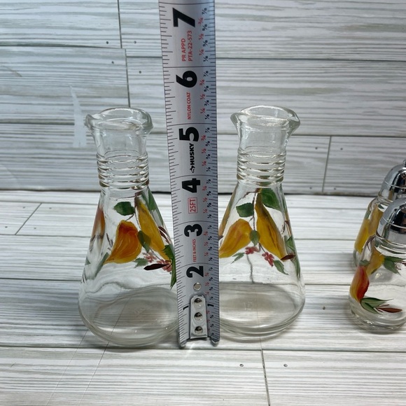 Hazel Atlas Oil & Vinegar Cruet & Sat & Pepper Shaker Set 1960’s - Picture 12 of 13